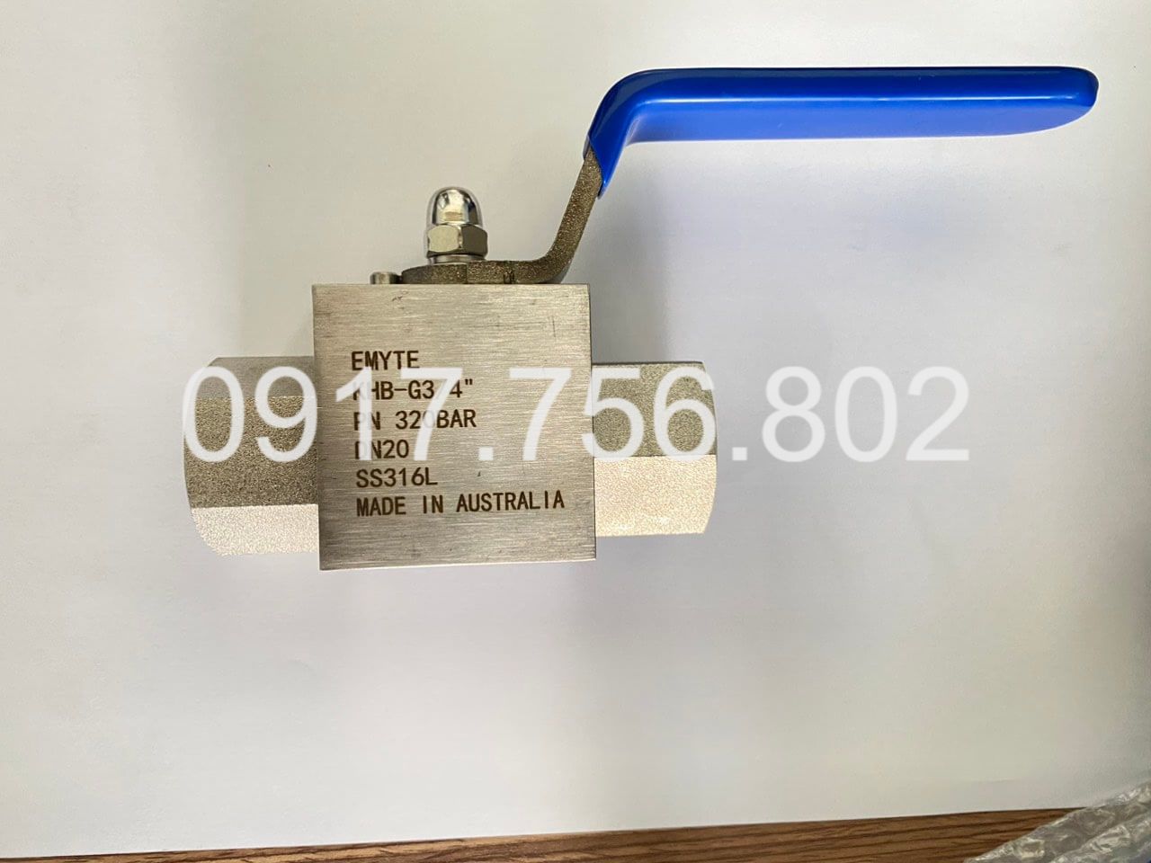 Van cầu thủy lực inox