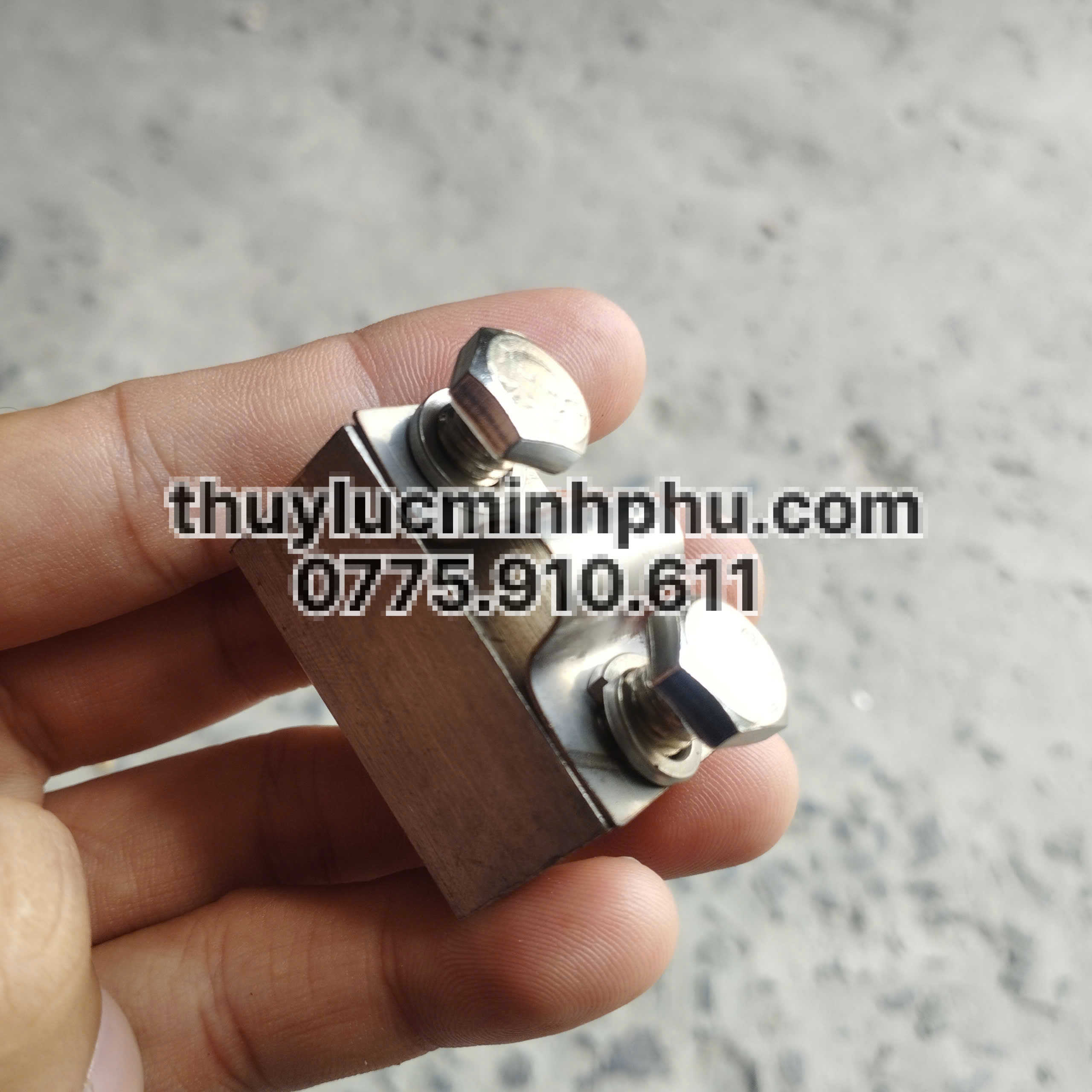 Kẹp ống thủy lực gia công CNC theo yêu cầu